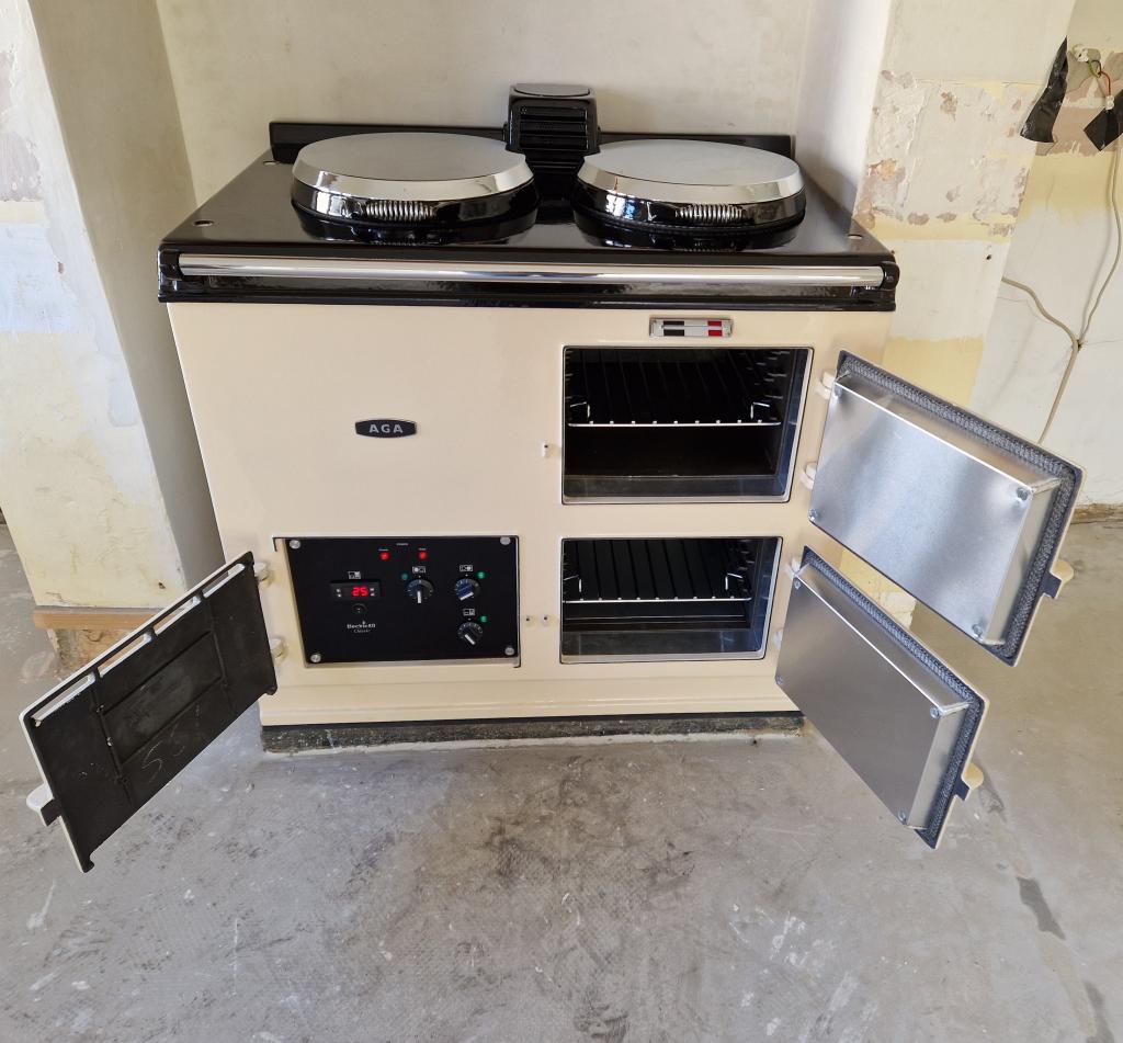 <p>2 Oven Electric Aga Cooker </p><p>Installed in Somerset</p>